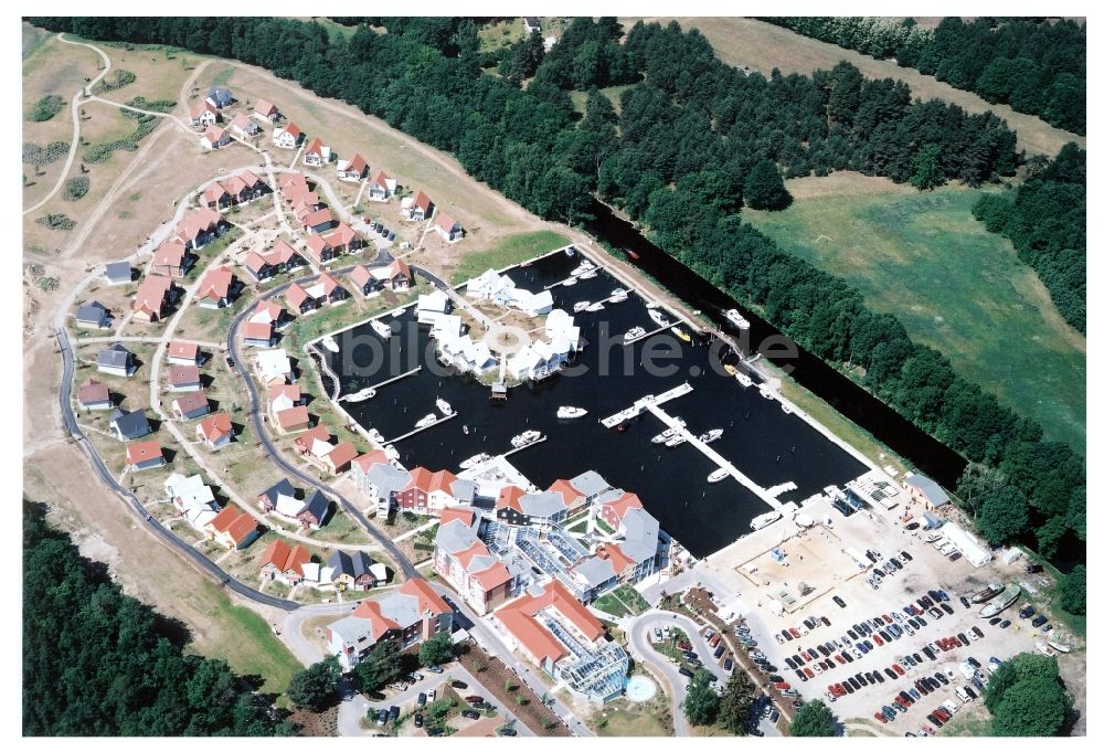 Kleinzerlang von oben - Ferienhaus Anlage Marina Wolfsbruch in Kleinzerlang im Bundesland Brandenburg, Deutschland