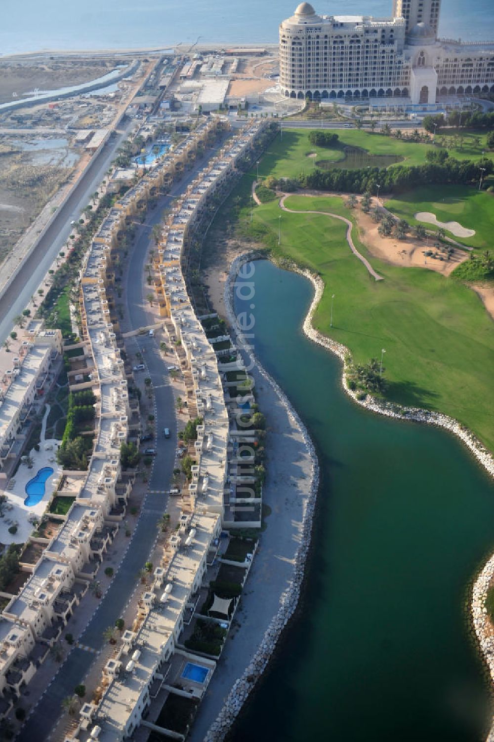 Luftaufnahme Ras Al Khaimah - Ferienhaussiedlung am Al Hamra Golf Club in Ras Al Khaimah