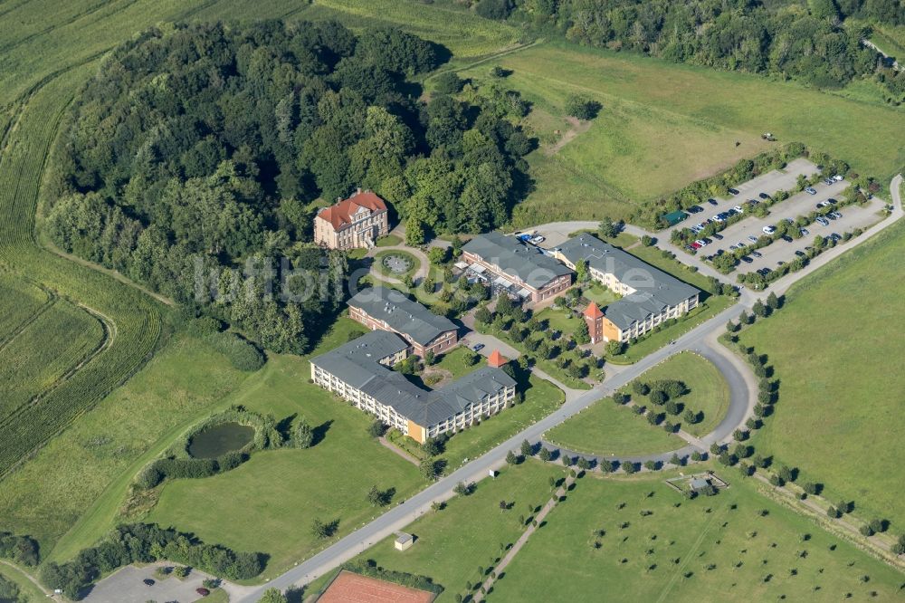 Sagard von oben - Ferienpark auf der Insel Rügen im Ortsteil Neddesitz in Sagard im Bundesland Mecklenburg-Vorpommern