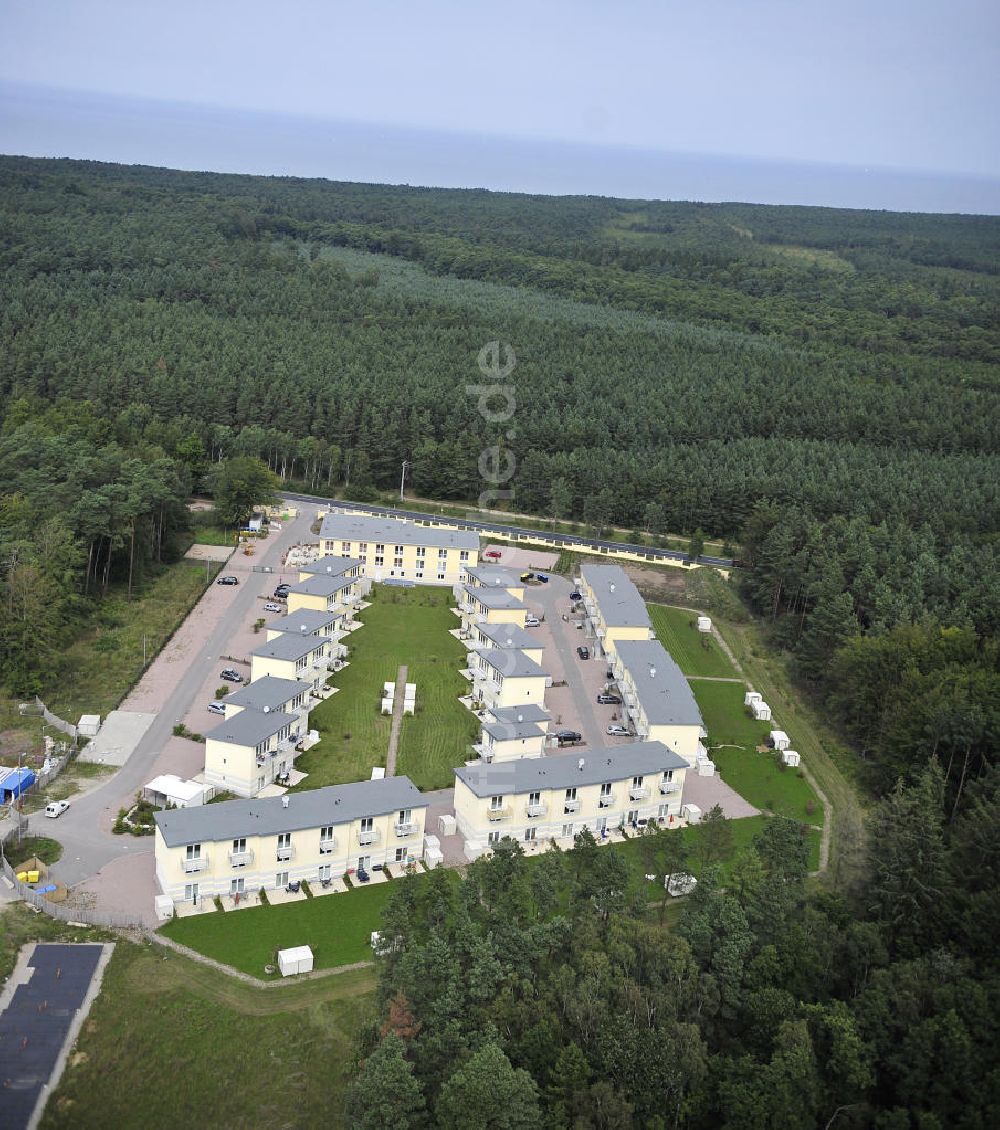 Graal-Müritz von oben - Ferienwohnpark im Küstenwald der HAWO Bauträger KG in unmittelbarer Strandnähe im Ostseeheilbad Graal-Müritz