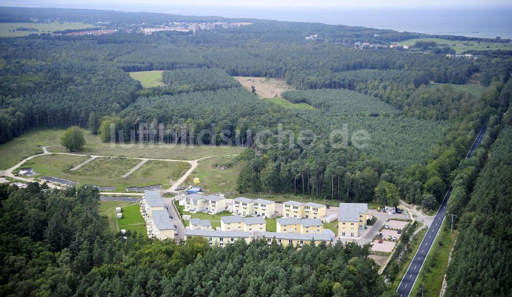 Graal-Müritz aus der Vogelperspektive: Ferienwohnpark im Küstenwald der HAWO Bauträger KG in unmittelbarer Strandnähe im Ostseeheilbad Graal-Müritz