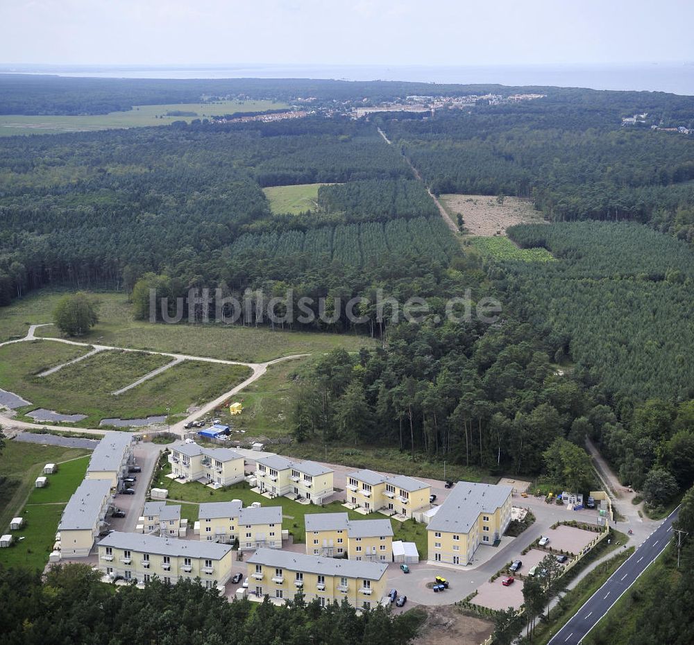 Graal-Müritz von oben - Ferienwohnpark im Küstenwald der HAWO Bauträger KG in unmittelbarer Strandnähe im Ostseeheilbad Graal-Müritz