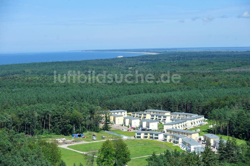 OSTSEEBAD GRAL-MÜRITZ aus der Vogelperspektive: Ferienwohnpark im Küstenwald der HAWO Bauträger KG in unmittelbarer Strandnähe im Ostseeheilbad Graal-Müritz