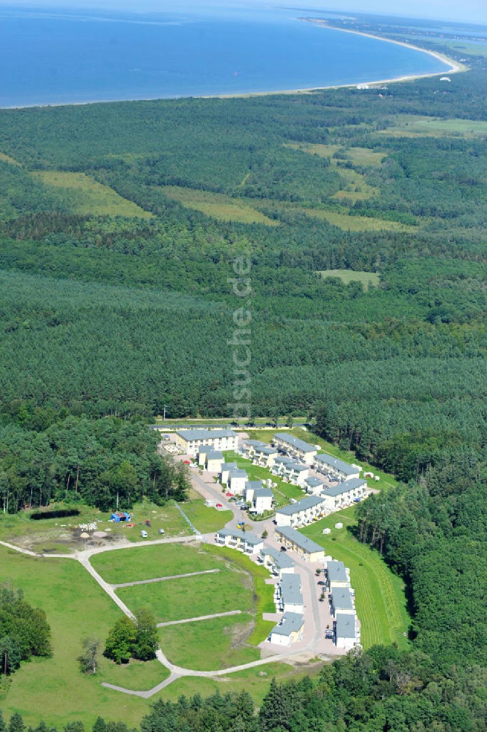 OSTSEEBAD GRAL-MÜRITZ von oben - Ferienwohnpark im Küstenwald der HAWO Bauträger KG in unmittelbarer Strandnähe im Ostseeheilbad Graal-Müritz