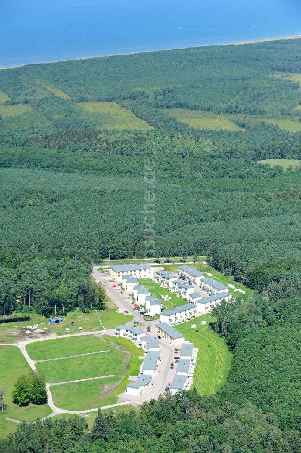 Luftbild OSTSEEBAD GRAL-MÜRITZ - Ferienwohnpark im Küstenwald der HAWO Bauträger KG in unmittelbarer Strandnähe im Ostseeheilbad Graal-Müritz