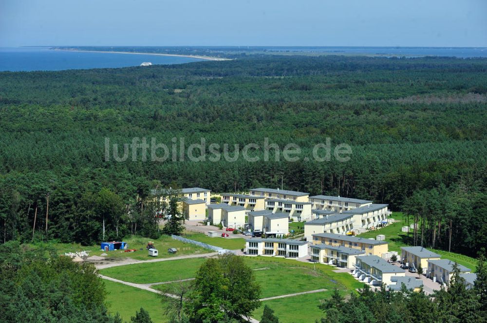 OSTSEEBAD GRAL-MÜRITZ aus der Vogelperspektive: Ferienwohnpark im Küstenwald der HAWO Bauträger KG in unmittelbarer Strandnähe im Ostseeheilbad Graal-Müritz