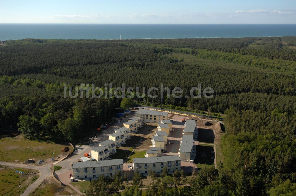 Graal-Müritz von oben - Ferienwohnpark im Küstenwald der HAWO Bauträger KG in unmittelbarer Strandnähe im Ostseeheilbad Graal-Müritz