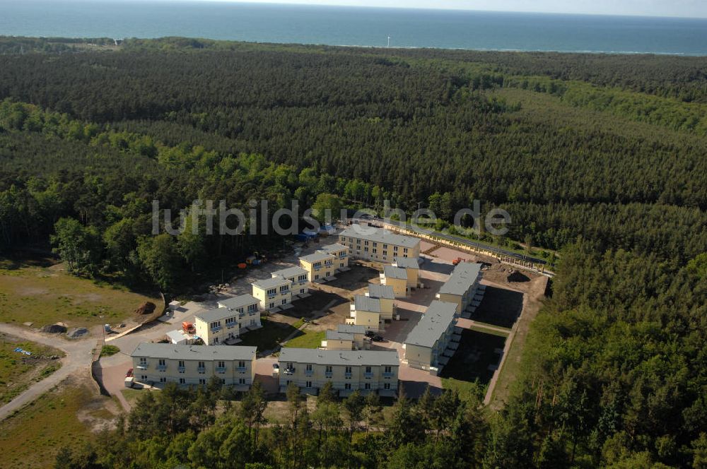 Graal-Müritz aus der Vogelperspektive: Ferienwohnpark im Küstenwald der HAWO Bauträger KG in unmittelbarer Strandnähe im Ostseeheilbad Graal-Müritz