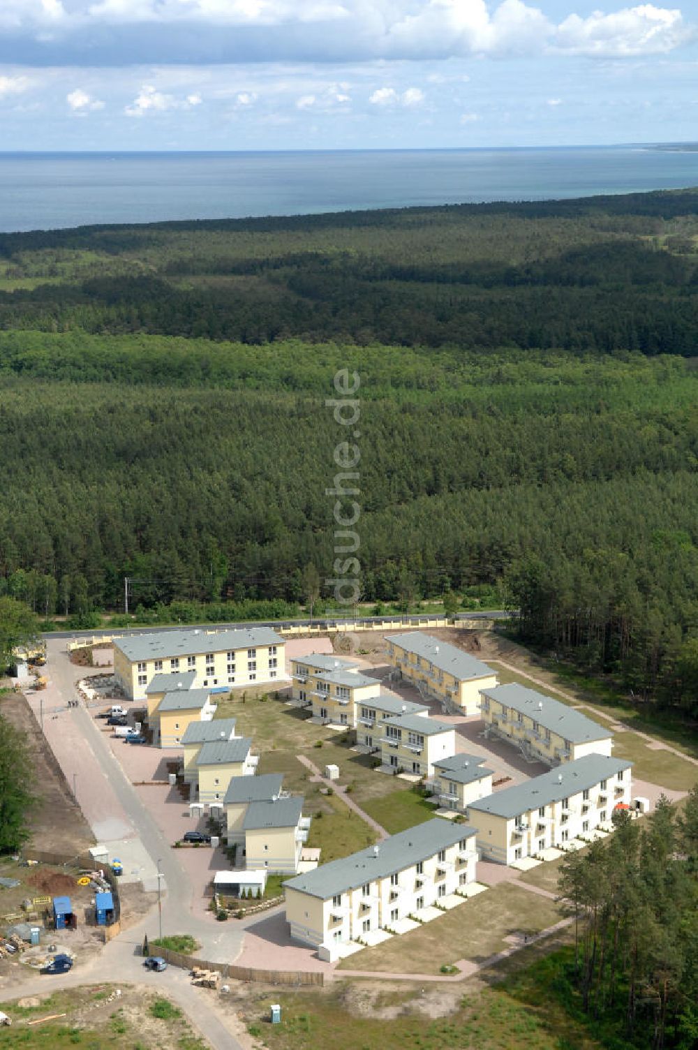 Luftbild Ostseebad Graal-Müritz - Ferienwohnpark im Küstenwald der HAWO Bauträger KG in unmittelbarer Strandnähe im Ostseeheilbad Graal-Müritz