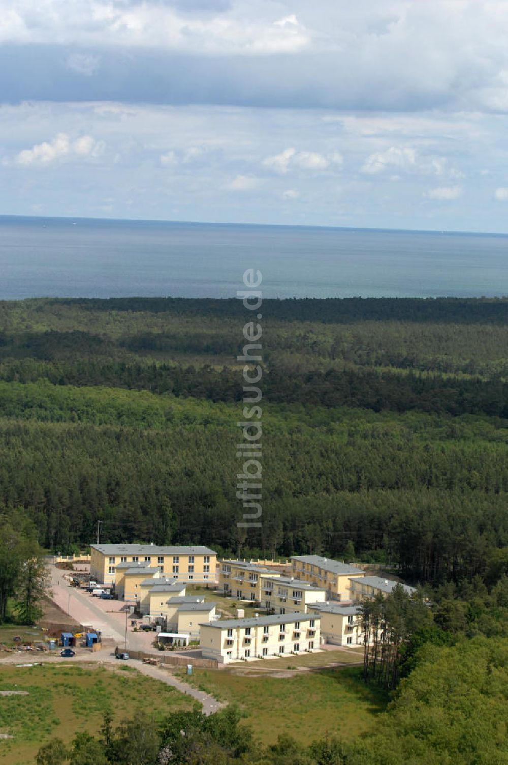 Ostseebad Graal-Müritz aus der Vogelperspektive: Ferienwohnpark im Küstenwald der HAWO Bauträger KG in unmittelbarer Strandnähe im Ostseeheilbad Graal-Müritz