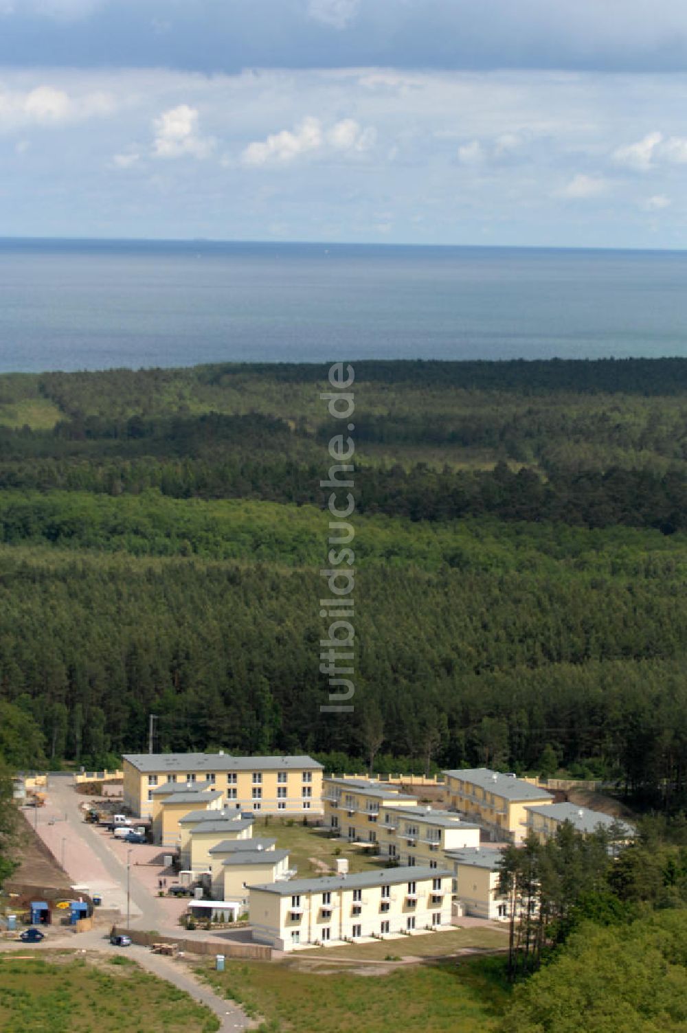 Luftaufnahme Ostseebad Graal-Müritz - Ferienwohnpark im Küstenwald der HAWO Bauträger KG in unmittelbarer Strandnähe im Ostseeheilbad Graal-Müritz