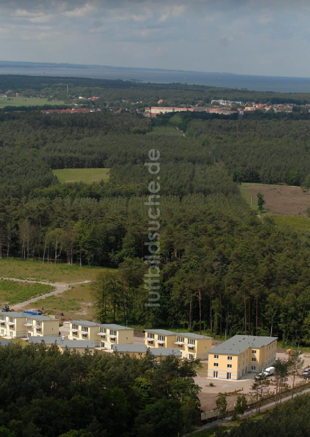 Luftbild Ostseebad Graal-Müritz - Ferienwohnpark im Küstenwald der HAWO Bauträger KG in unmittelbarer Strandnähe im Ostseeheilbad Graal-Müritz