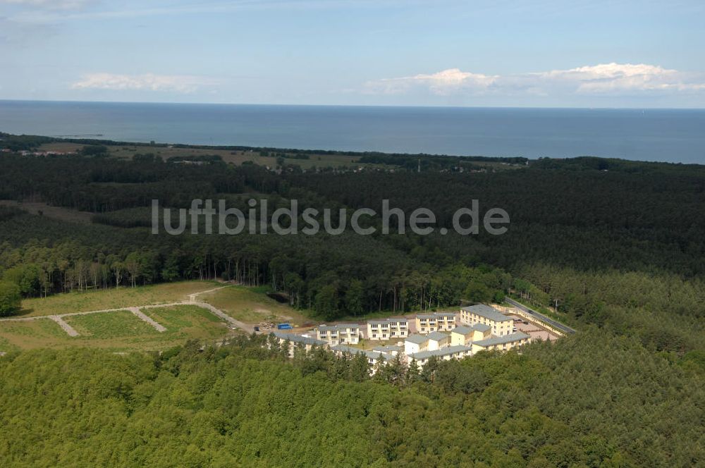 Luftbild Ostseebad Graal-Müritz - Ferienwohnpark im Küstenwald der HAWO Bauträger KG in unmittelbarer Strandnähe im Ostseeheilbad Graal-Müritz