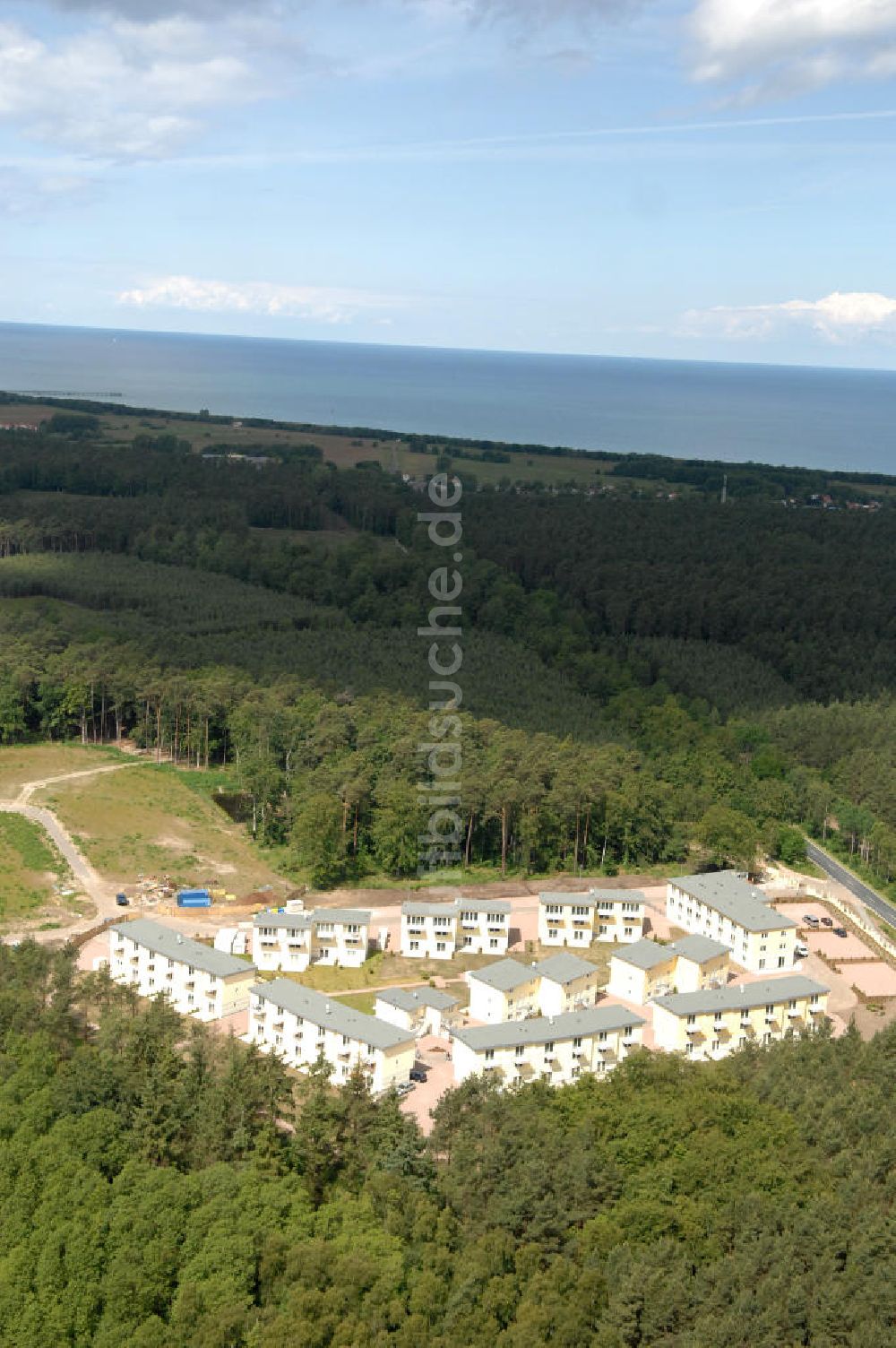 Luftaufnahme Ostseebad Graal-Müritz - Ferienwohnpark im Küstenwald der HAWO Bauträger KG in unmittelbarer Strandnähe im Ostseeheilbad Graal-Müritz