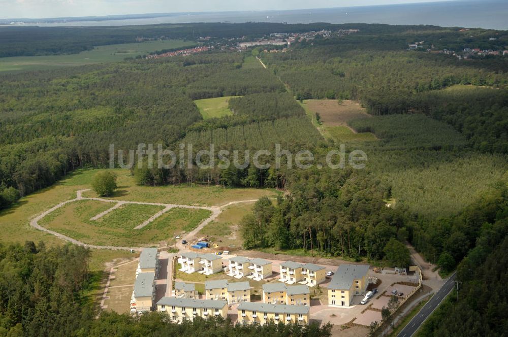 Luftbild Ostseebad Graal-Müritz - Ferienwohnpark im Küstenwald der HAWO Bauträger KG in unmittelbarer Strandnähe im Ostseeheilbad Graal-Müritz