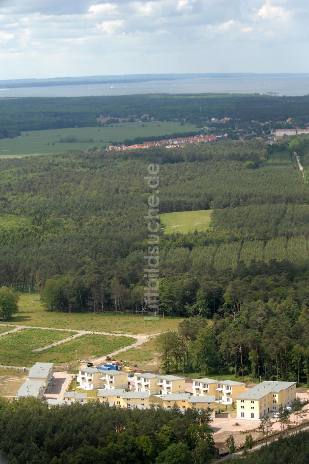 Luftaufnahme Ostseebad Graal-Müritz - Ferienwohnpark im Küstenwald der HAWO Bauträger KG in unmittelbarer Strandnähe im Ostseeheilbad Graal-Müritz