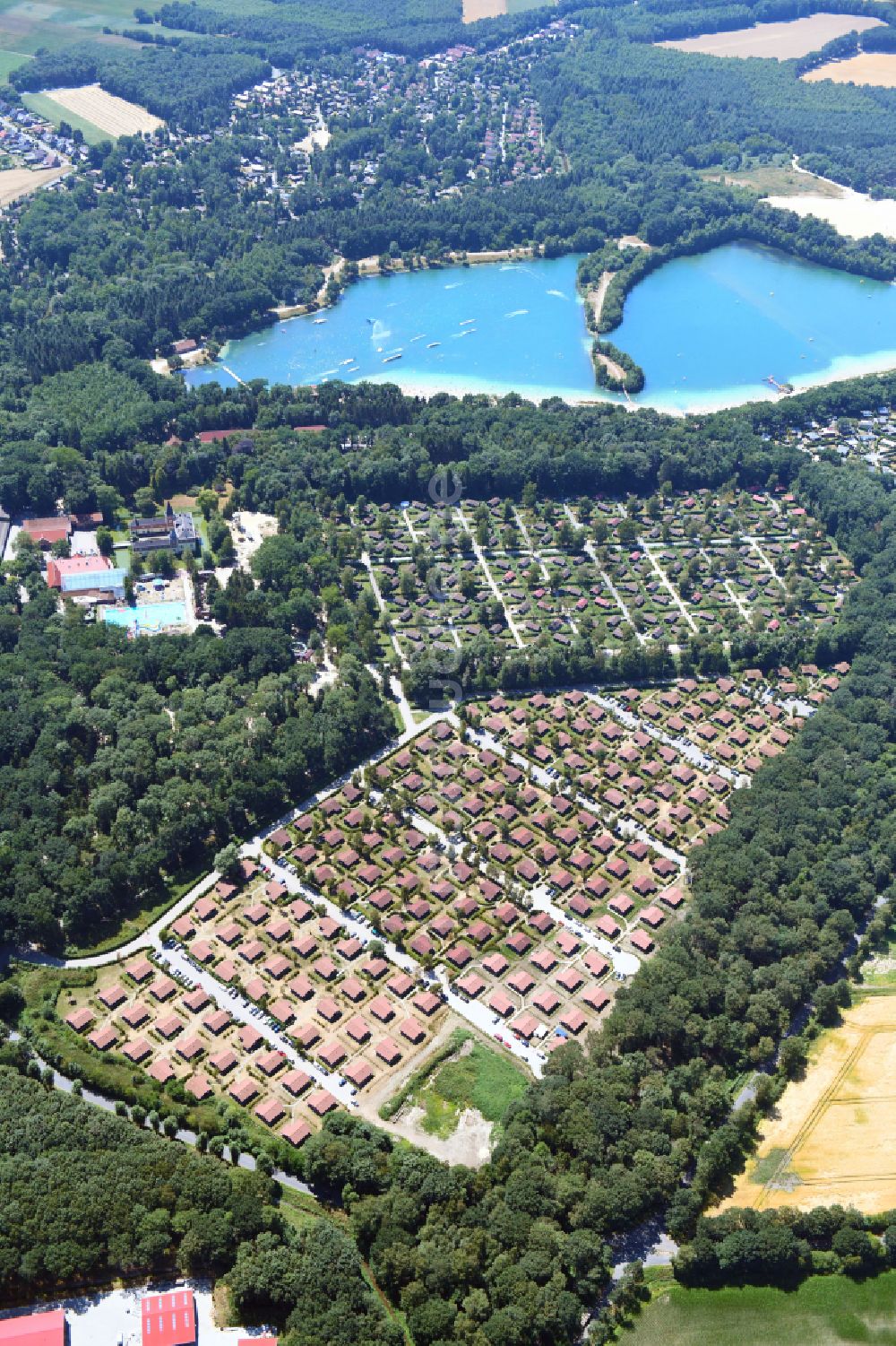 Haren (Ems) von oben - Ferienzentrum Schloss Dankern am Dankernsee in Haren (Ems) im Bundesland Niedersachsen, Deutschland