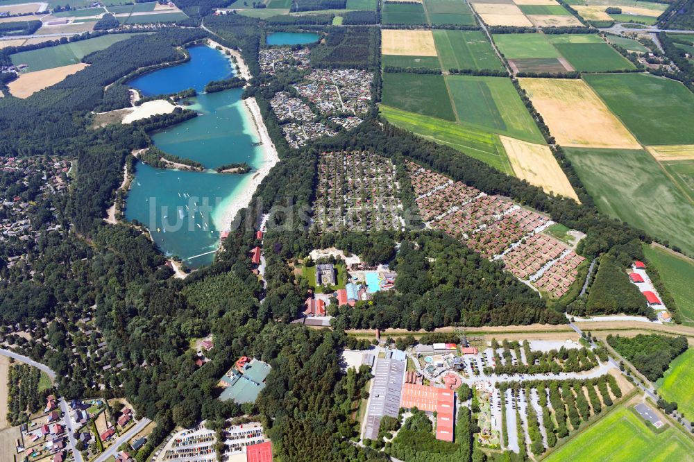 Haren (Ems) aus der Vogelperspektive: Ferienzentrum Schloss Dankern am Dankernsee in Haren (Ems) im Bundesland Niedersachsen, Deutschland