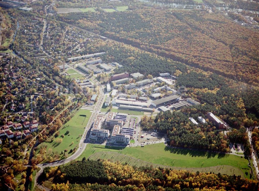 Berlin - Köpenick aus der Vogelperspektive: Feriger Neubau auf dem Gelände des Innovationsparkes Wuhlheide in Berlin - Köpenick.