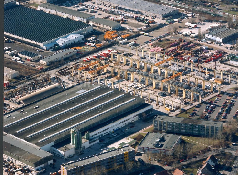 Berlin - Hohenschönhausen aus der Vogelperspektive: Ferigteilbaustoffwerk in Berlin-Hohenschönhausen.