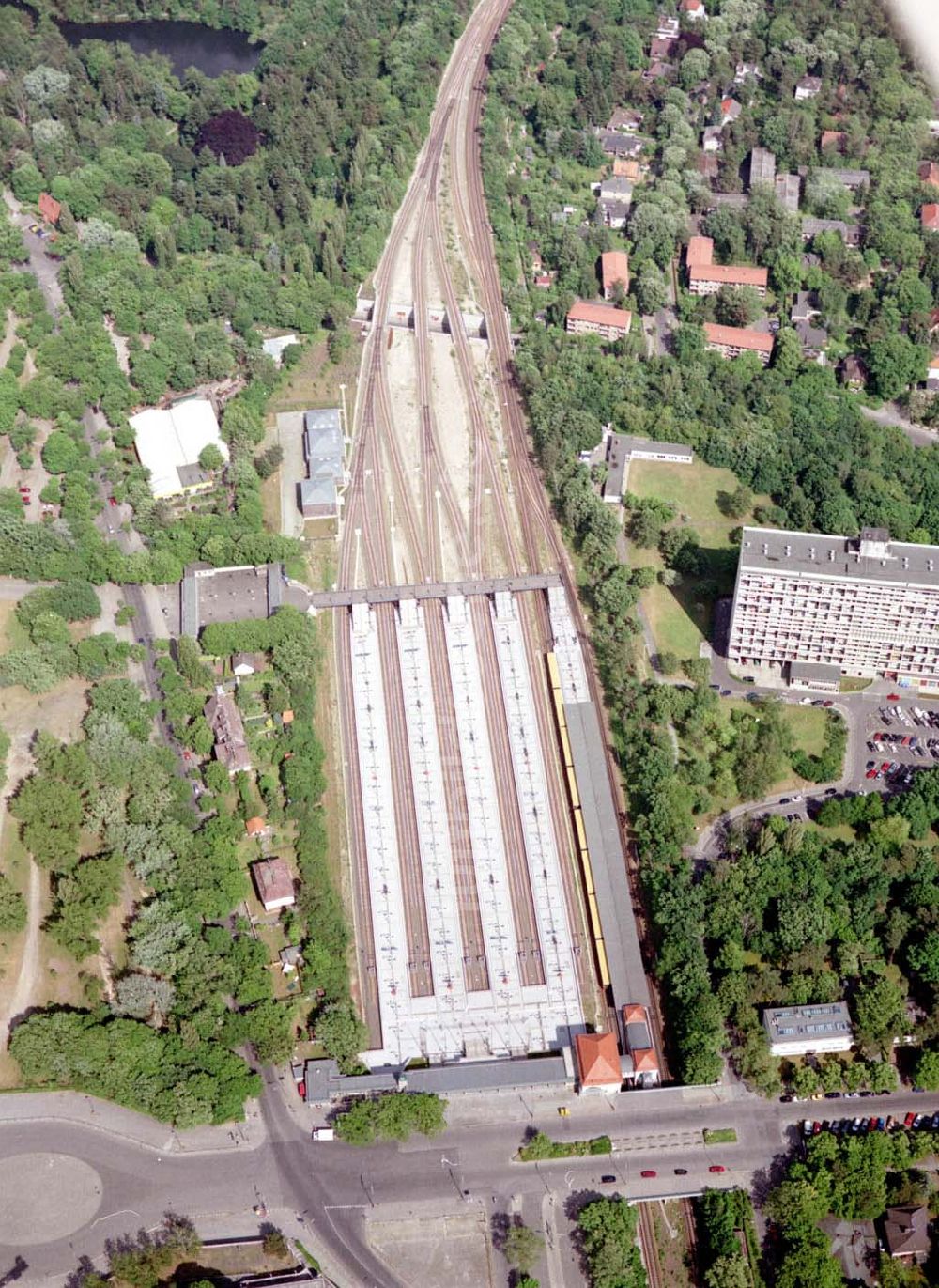 Luftbild Berlin - Charlottenburg - Fernbahnhof am Messegelände in Berlin - Charlottenburg.