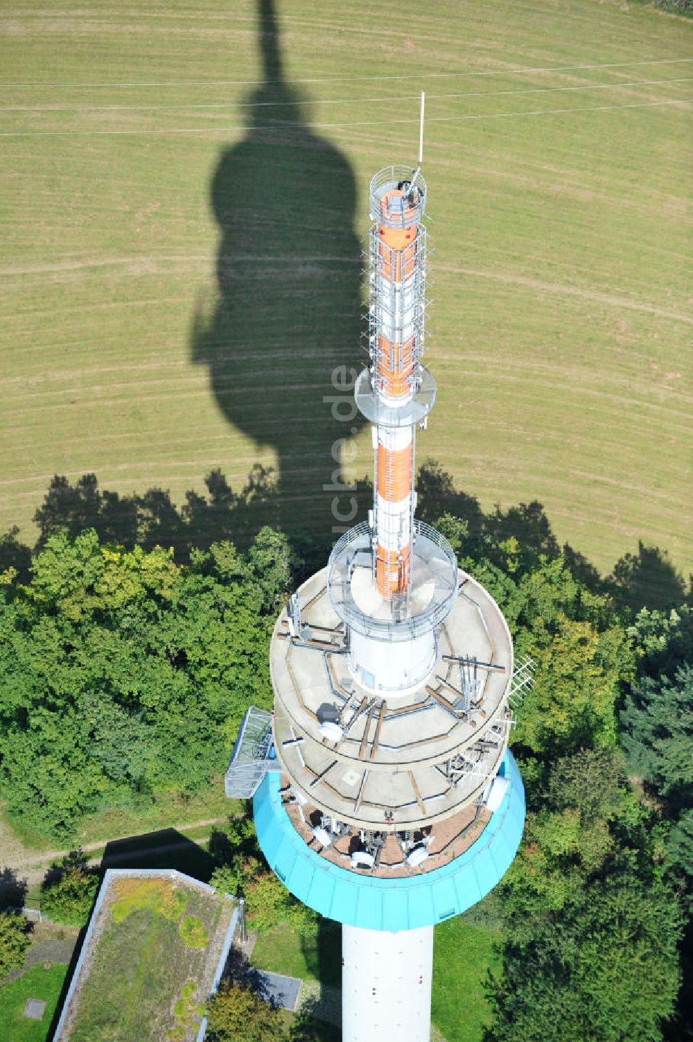 EßWEILER aus der Vogelperspektive: Fernmeldeturm Bornberg auf dem Bornberg bei Eßweiler im Nordpfälzer Bergland