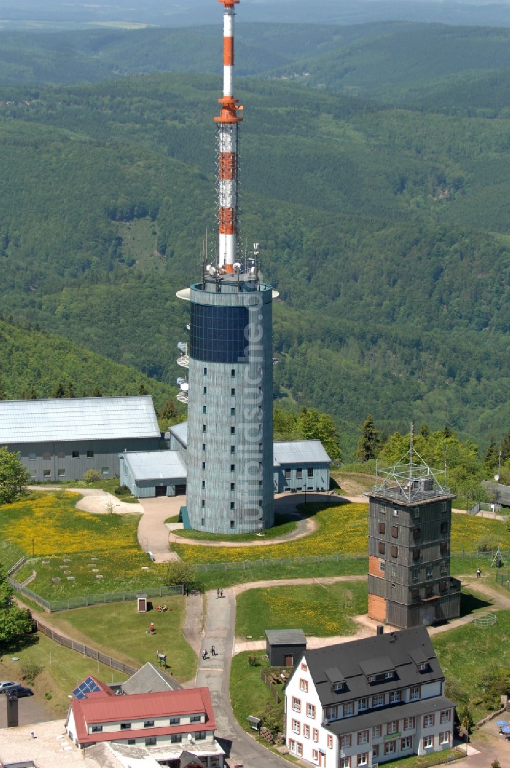 Luftaufnahme Kurort Brotterode - Fernmeldeturm und Fernsehturm in Brotterode im Bundesland Thüringen