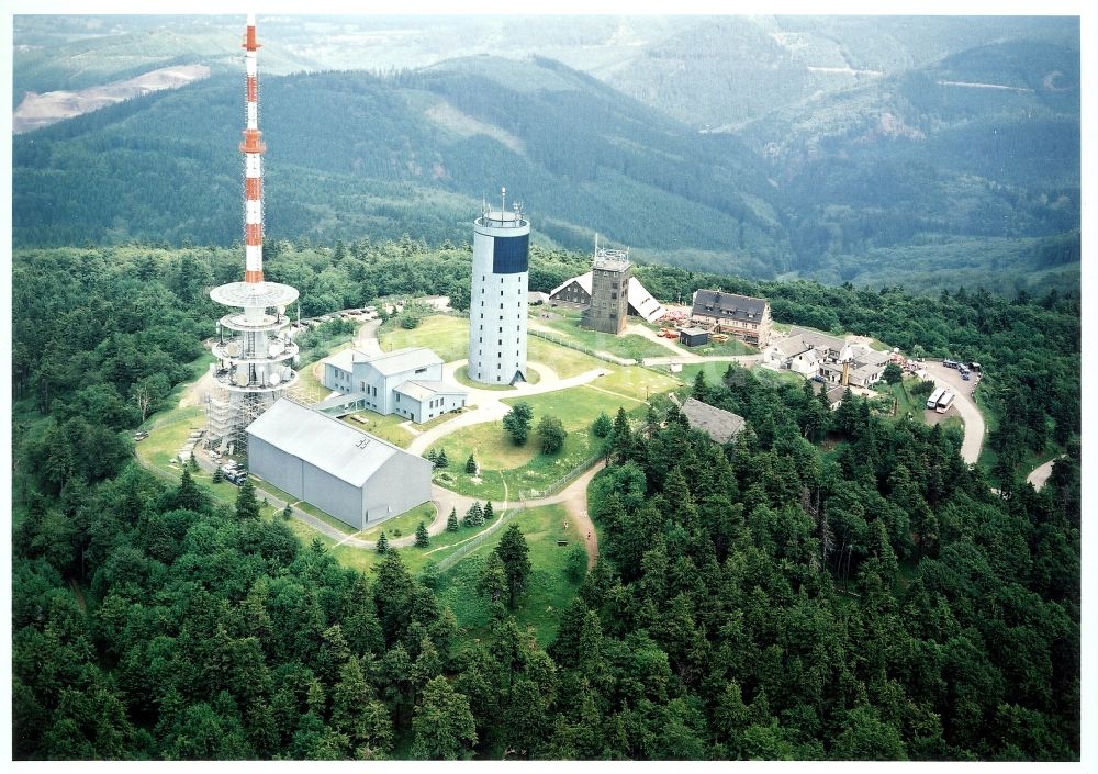 Kurort Brotterode von oben - Fernmeldeturm und Fernsehturm in Brotterode im Bundesland Thüringen