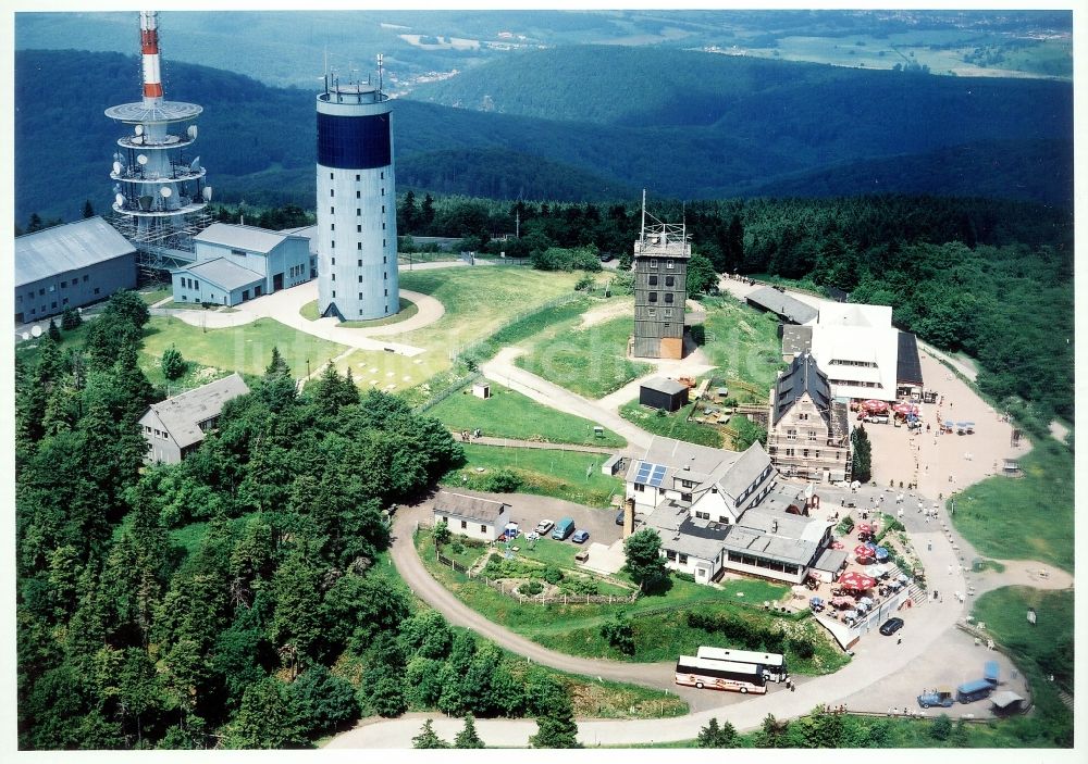 Kurort Brotterode aus der Vogelperspektive: Fernmeldeturm und Fernsehturm in Brotterode im Bundesland Thüringen