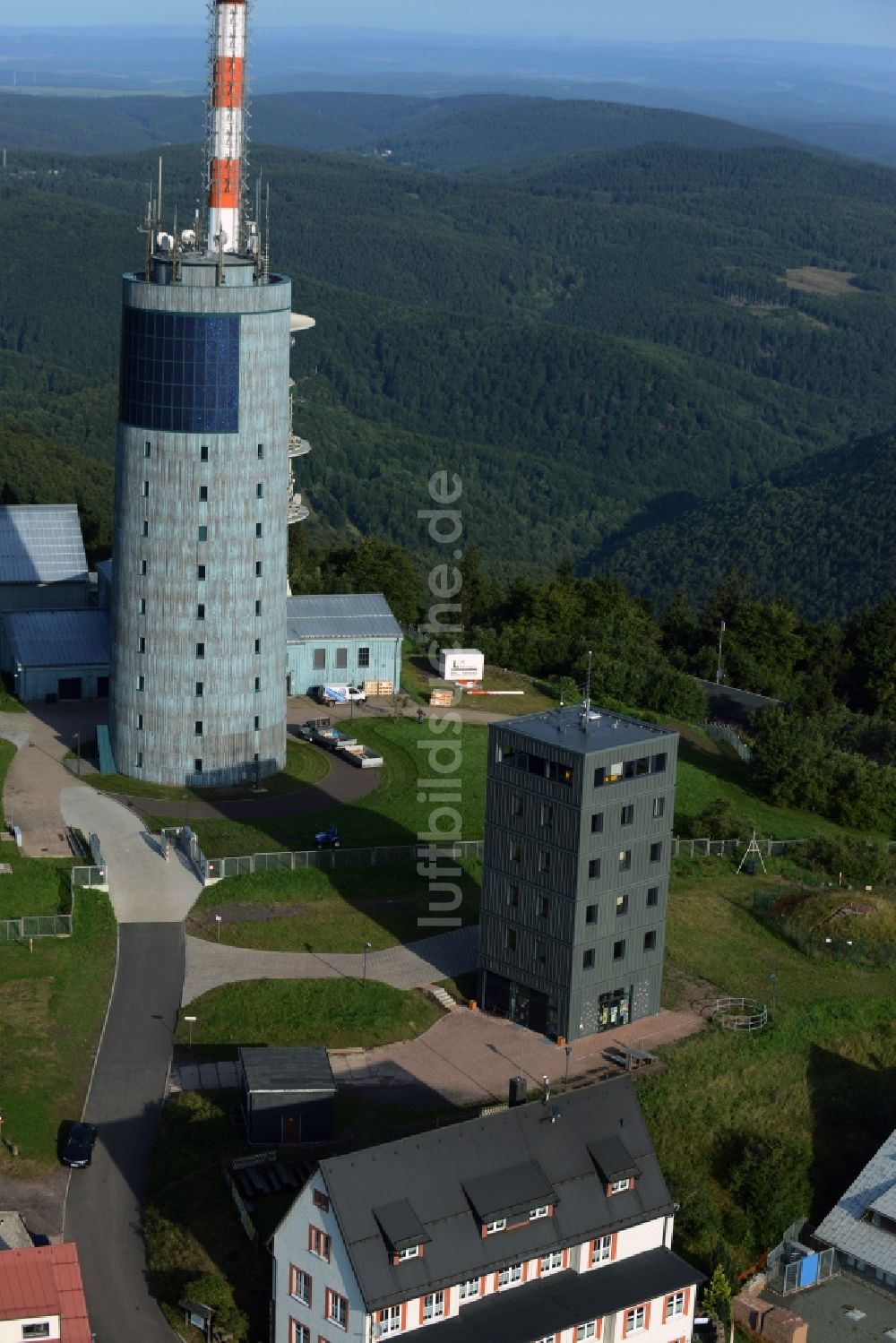 Brotterode von oben - Fernmeldeturm und Fernsehturm in Brotterode im Bundesland Thüringen