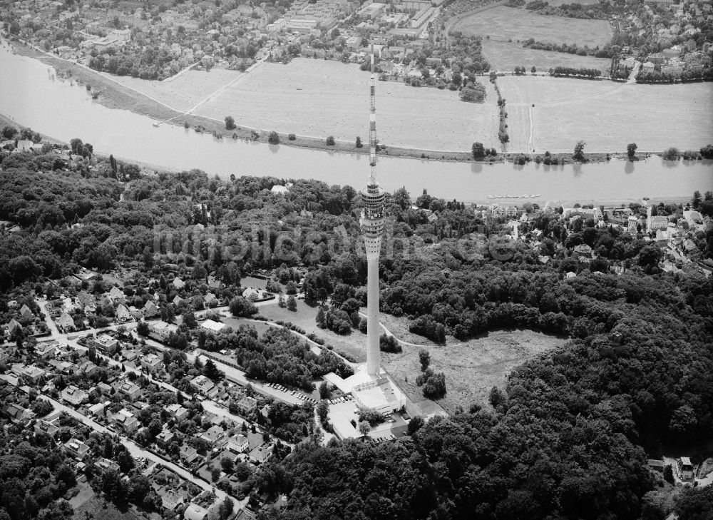 Luftaufnahme Dresden - Fernmeldeturm und Fernsehturm in Dresden im Bundesland Sachsen