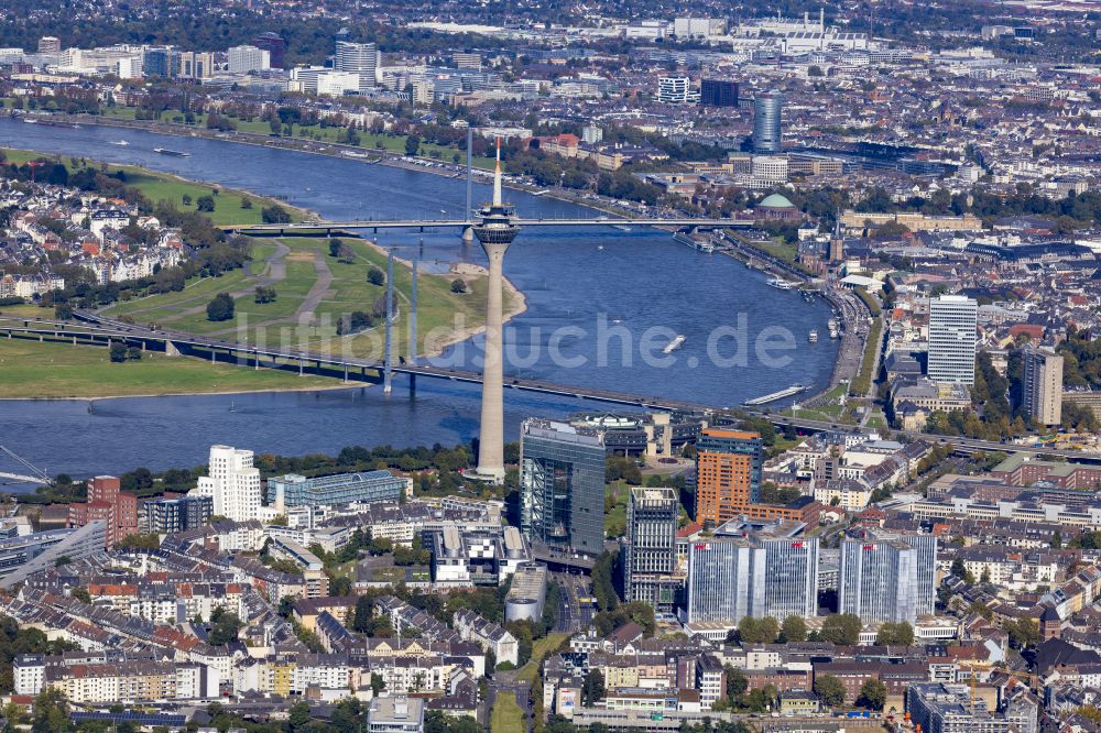 Luftaufnahme Düsseldorf - Fernmeldeturm und Fernsehturm in Düsseldorf im Bundesland Nordrhein-Westfalen