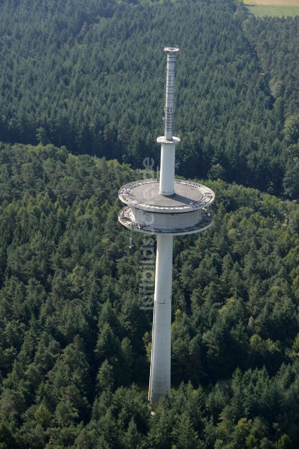 Luftaufnahme Linsburg - Fernmeldeturm und Fernsehturm im Grinderwald im Süden von Linsburg im Bundesland Niedersachsen