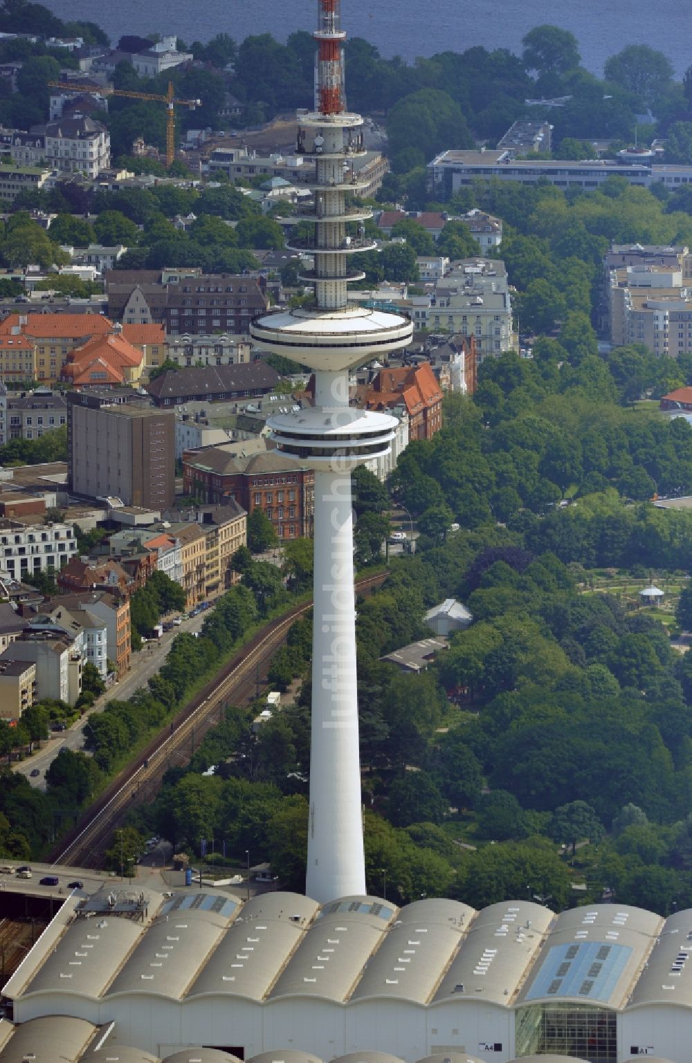 Hamburg von oben - Fernmeldeturm und Fernsehturm in Hamburg, Deutschland