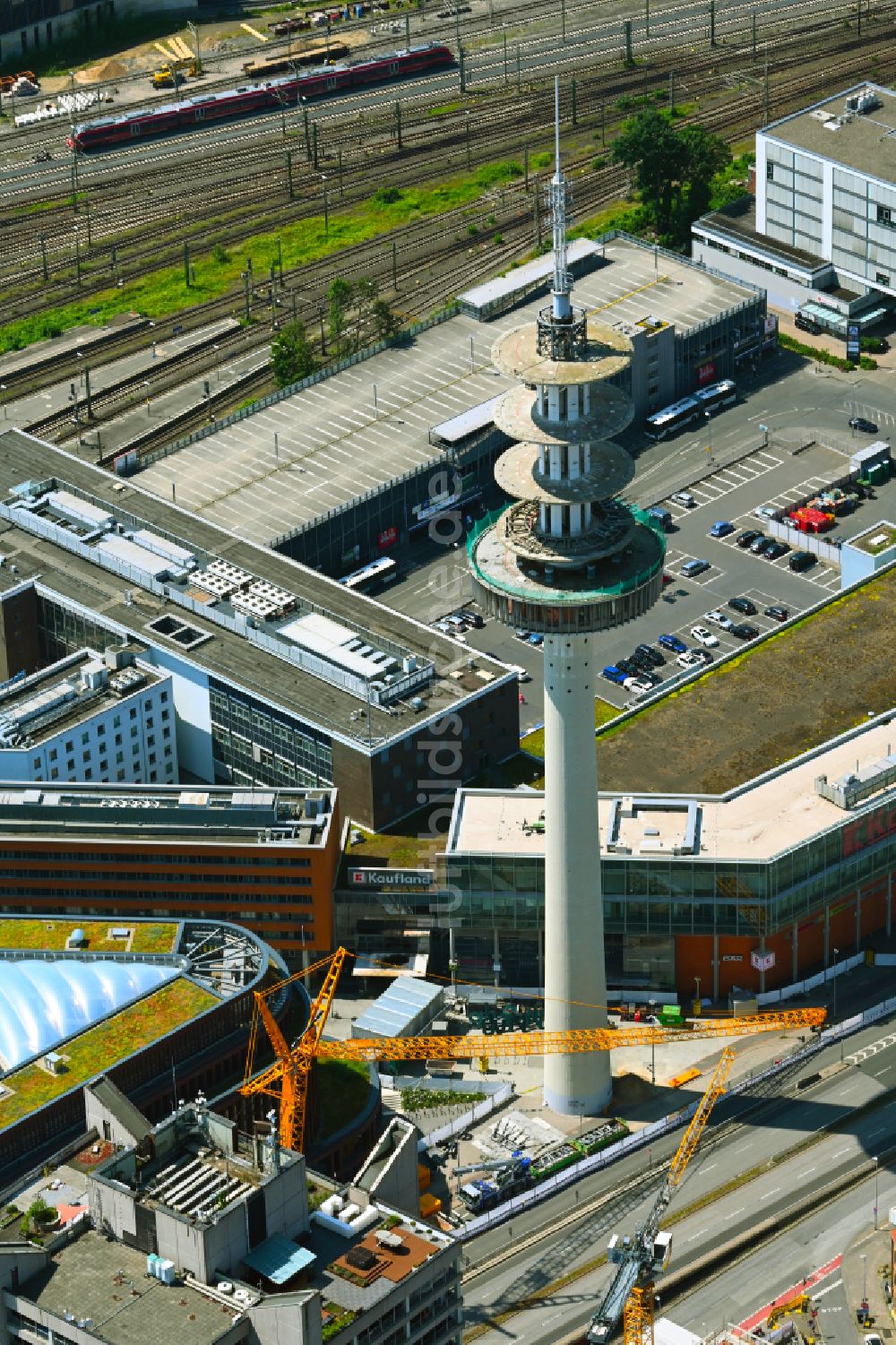 Luftbild Hannover - Fernmeldeturm und Fernsehturm in Hannover im Bundesland Niedersachsen, Deutschland