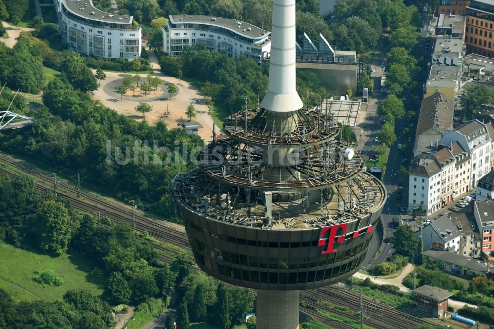 Köln aus der Vogelperspektive: Fernmeldeturm und Fernsehturm in Köln im Bundesland Nordrhein-Westfalen, Deutschland