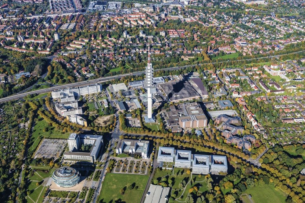 Luftaufnahme Hannover - Fernmeldeturm und Fernsehturm im Ortsteil Buchholz-Kleefeld in Hannover im Bundesland Niedersachsen, Deutschland