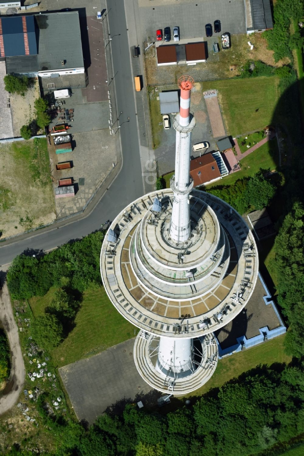 Luftaufnahme Cuxhaven - Fernmeldeturm und Fernsehturm im Ortsteil Süder- und Westerwisch in Cuxhaven im Bundesland Niedersachsen, Deutschland