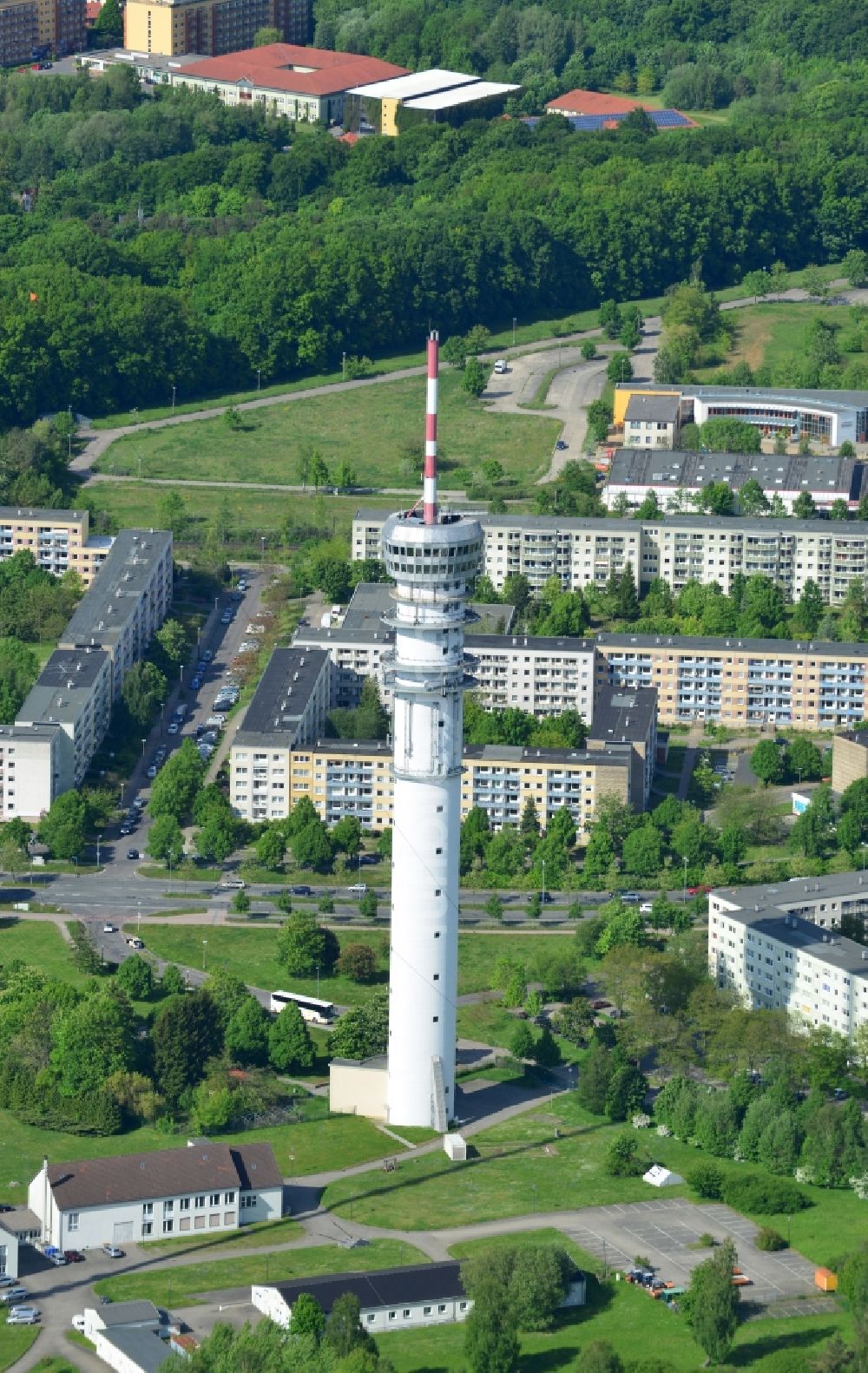 Luftaufnahme Schwerin - Fernmeldeturm und Fernsehturm in Schwerin im Bundesland Mecklenburg-Vorpommern