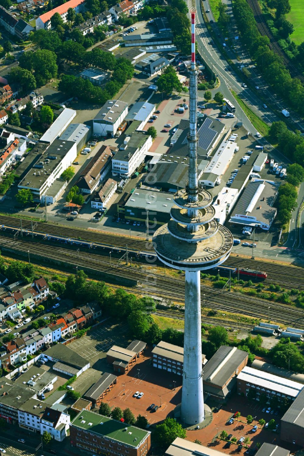 Bremen aus der Vogelperspektive: Fernmeldeturm - Fernsehturm im Stadtteil Walle im Norden von Bremen