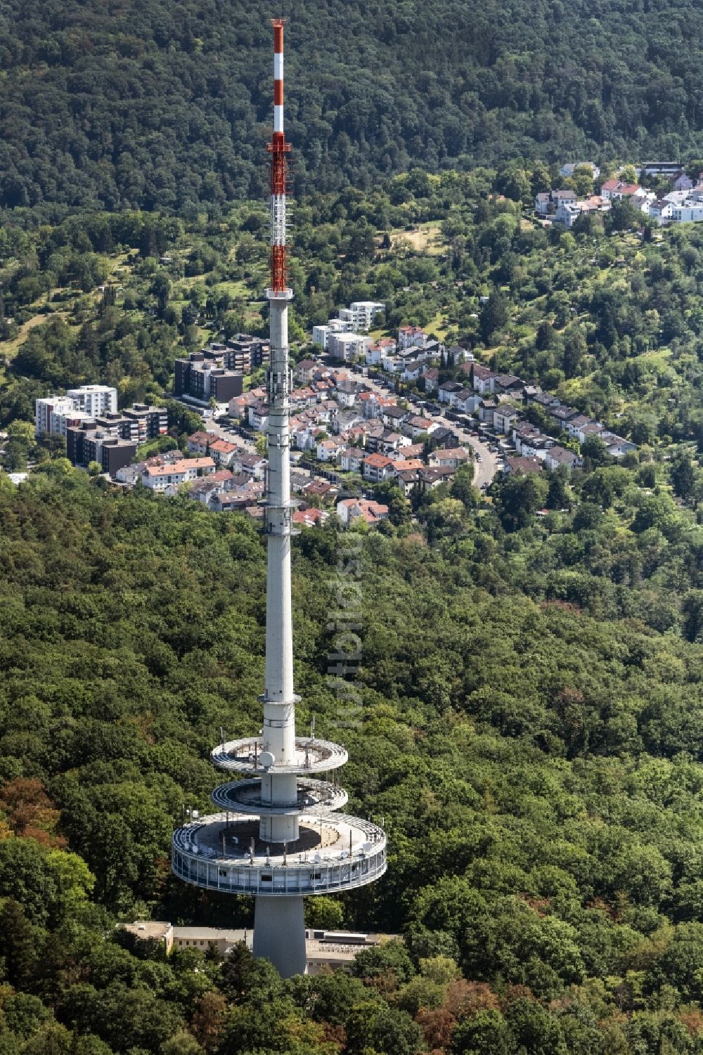 Stuttgart von oben - Fernmeldeturm und Fernsehturm in Stuttgart im Bundesland Baden-Württemberg, Deutschland