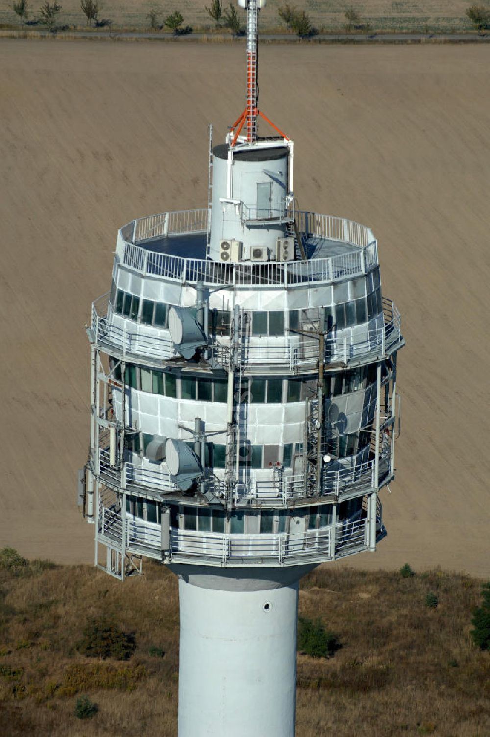 Schönwalde-Glien OT Pernewitz von oben - Fernmeldeturm / Funkturm Pernewitz