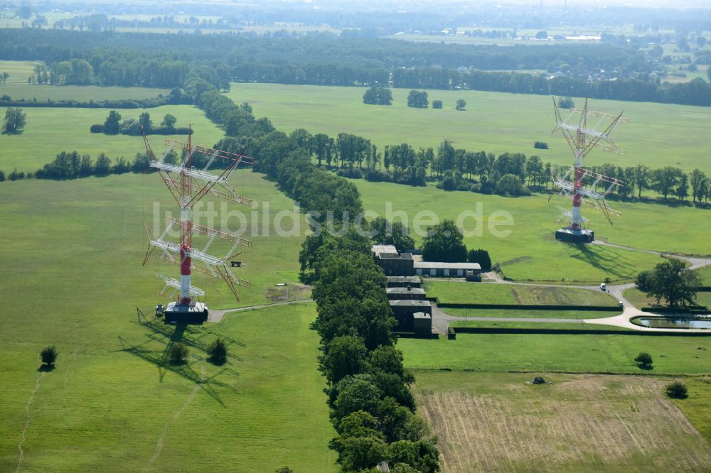 Weinberg aus der Vogelperspektive: Fernmeldeturm und Grundnetzsender Großfunkstelle Nauen in Weinberg im Bundesland Brandenburg, Deutschland