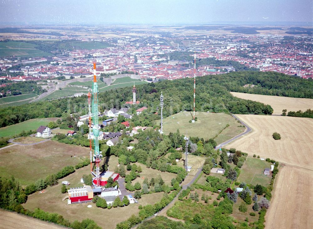 Würzburg von oben - Fernmeldeturm und Grundnetzsender Sendeturm Würzburg-Frankenwarte in Würzburg im Bundesland Bayern, Deutschland