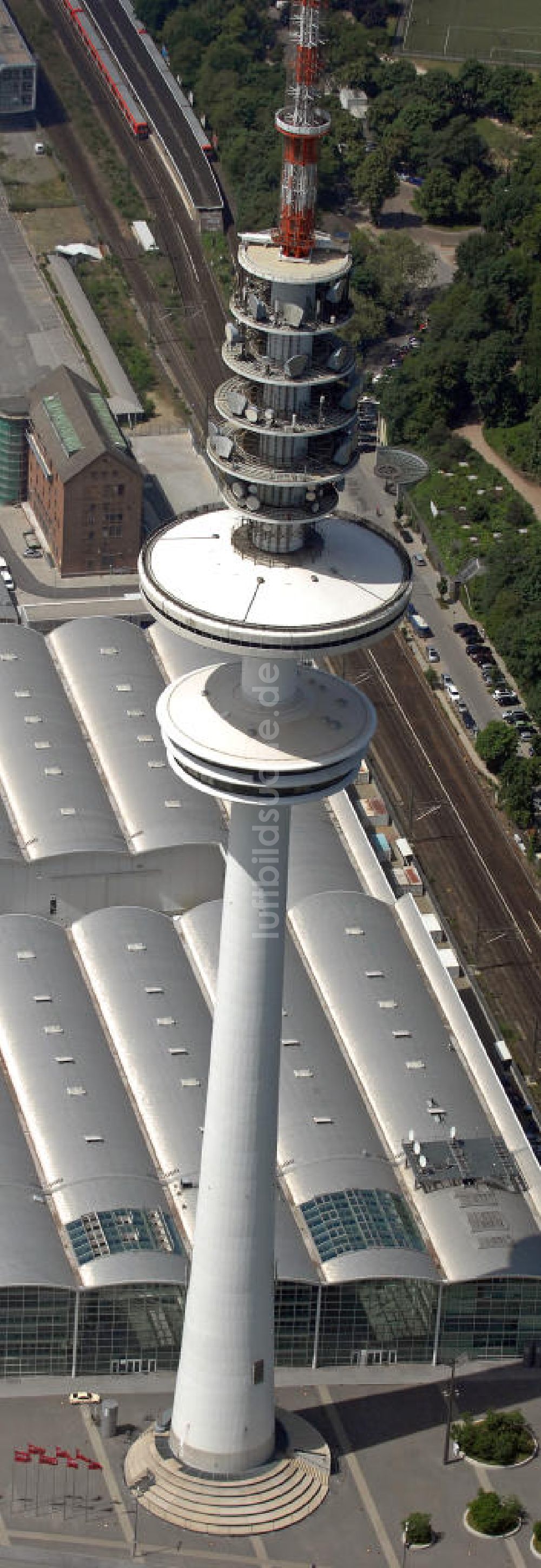 Luftaufnahme Hamburg - Fernmeldeturm Heinrich-Hertz-Turm am Messe-Gelände