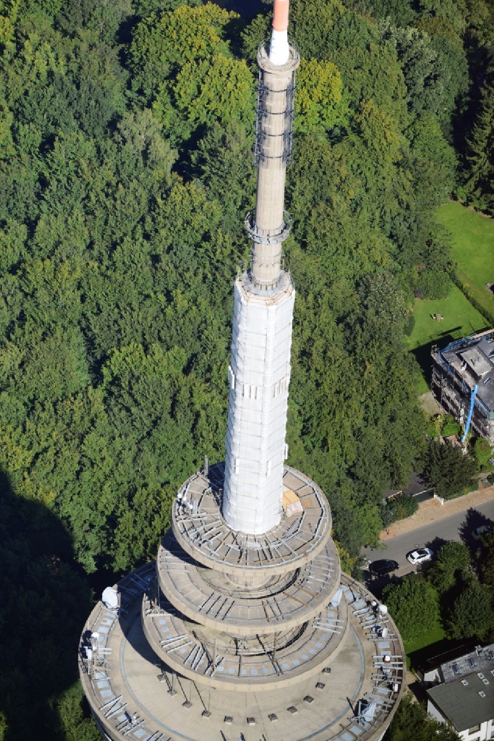 Kiel von oben - Fernmeldeturm im Vieburger Gehölz in Kiel im Bundesland Schleswig-Holstein