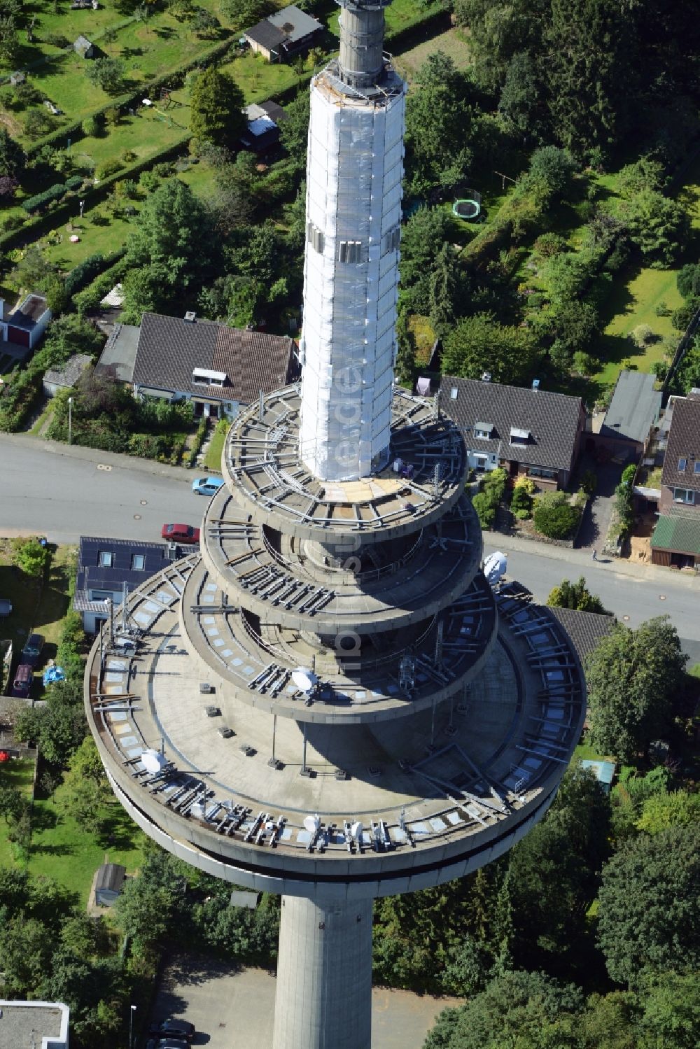 Kiel aus der Vogelperspektive: Fernmeldeturm im Vieburger Gehölz in Kiel im Bundesland Schleswig-Holstein