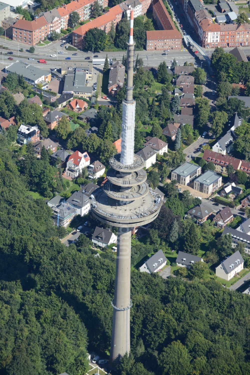 Kiel aus der Vogelperspektive: Fernmeldeturm im Vieburger Gehölz in Kiel im Bundesland Schleswig-Holstein