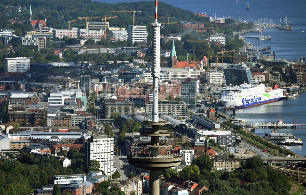 Kiel aus der Vogelperspektive: Fernmeldeturm im Vieburger Gehölz in Kiel im Bundesland Schleswig-Holstein