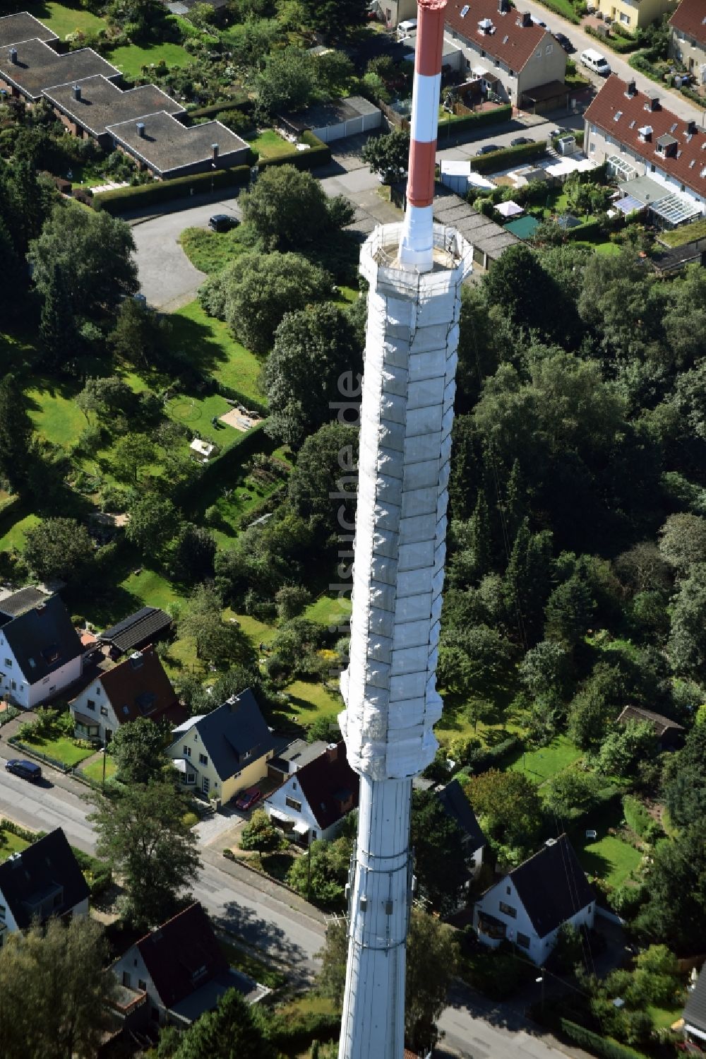 Kiel aus der Vogelperspektive: Fernmeldeturm im Vieburger Gehölz in Kiel im Bundesland Schleswig-Holstein